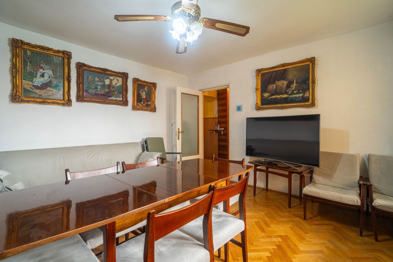 Apartament spațios cu 4 camere – Zona Boul Roșu 0% COMISION - Poză 1