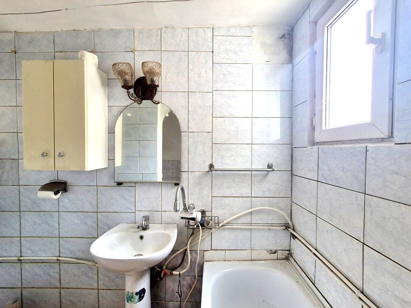 Casa de vanzare pretabila locuinta sau afacere | 13 Septembrie - Poză 14