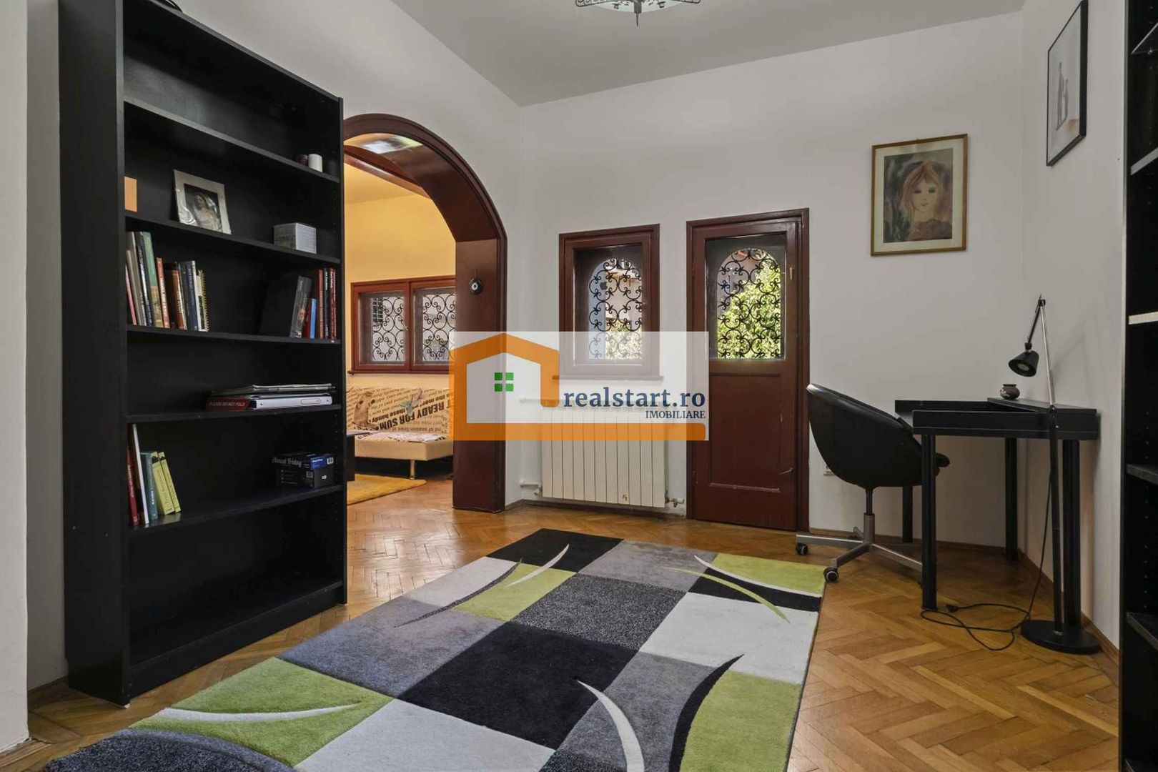 Langa Metrou, curte proprie 200mp, Garaj, 3 camere, centrala, pet friendly - Poză 1