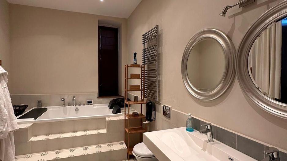 Casa saseasca CRISTIAN,amenajata LUX,pt turism,piscina,curte - Poză 10