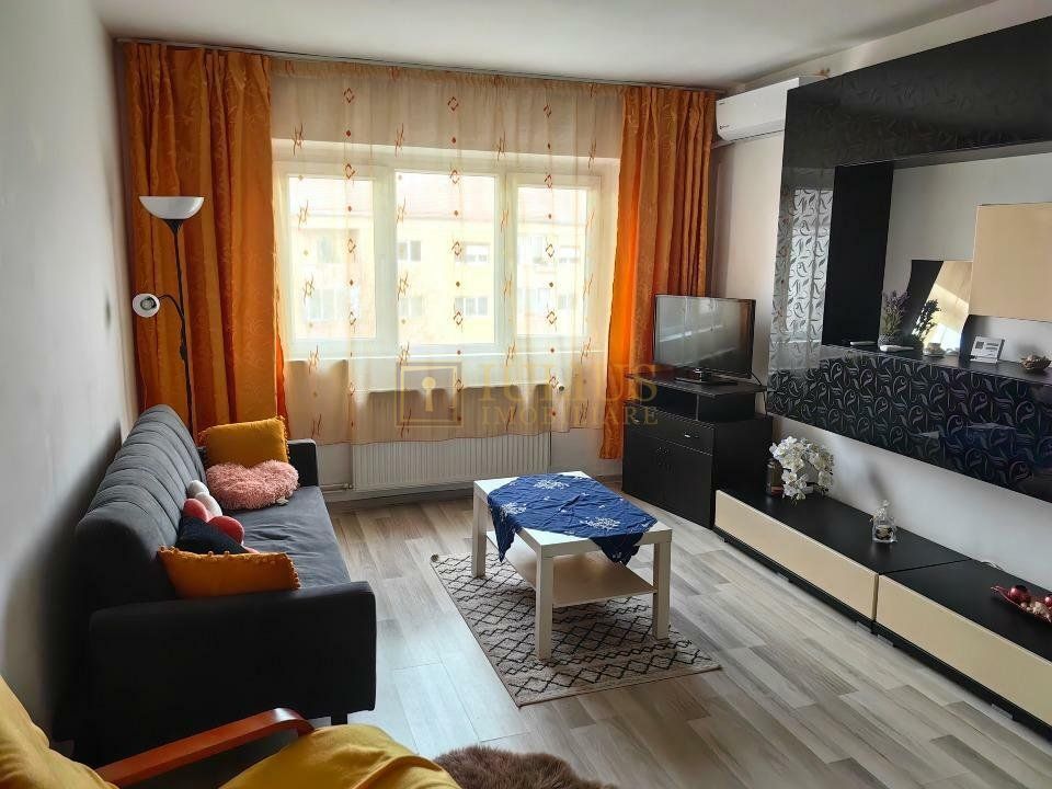 3 camere, decomandat, centrala proprie - Poză 2