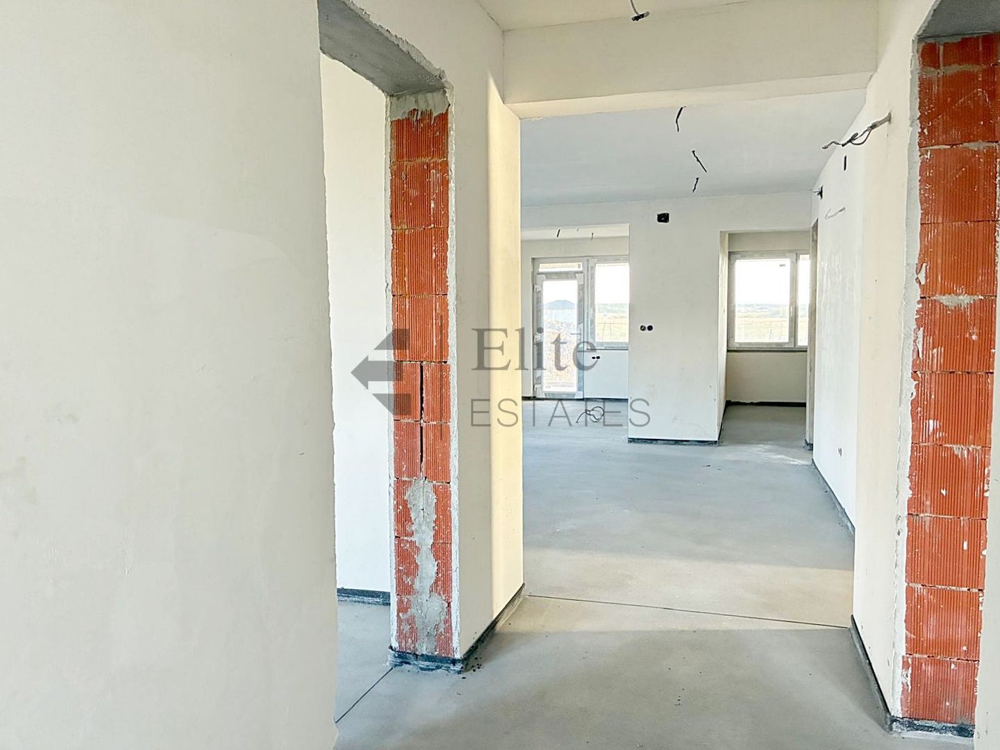 Casa cu 4 camere de vanzare in Cihei - Poză 9