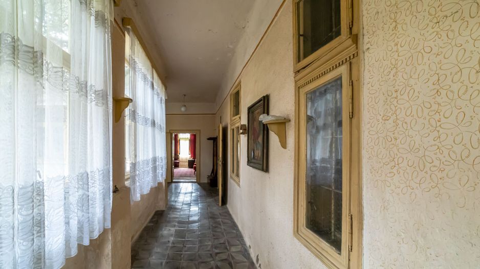 Casă în zona centrală Pâncota - Poză 5