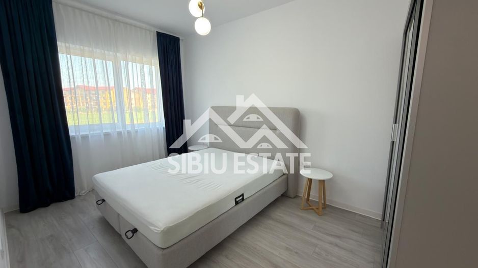 Apartament de închiriat , 2 camere decomandate, cu balcon si parcare - Poză 4