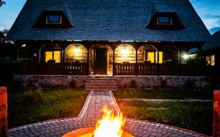 Pensiune agroturistică: 3 case tradiționale + teren în Desești - Poză 4