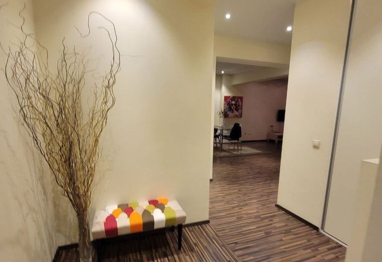 Închiriez apartament 2 camere, Decebal, openspace, parcare inclusă - Poză 8