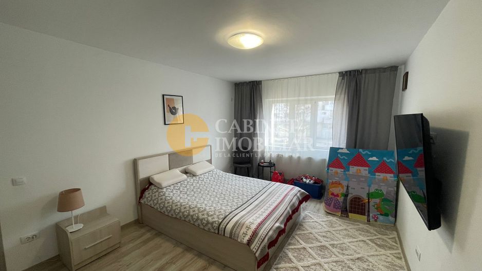 Etaj 1 Nicolina Prima Statie Apartament 2 Camere Decomandat Bloc 1983 - Poză 4