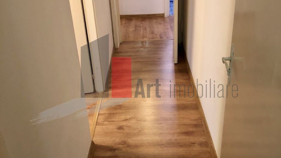 Vânzare apartament 3 camere Piața Sudului - Secuilor - Poză 2