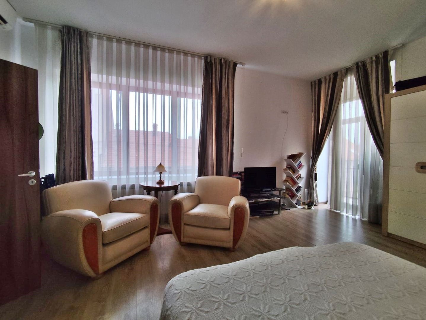 Vanzare | Apart.2 Camere | etajul 1 | langa Parcul Balcescu | Oradea - Poză 9