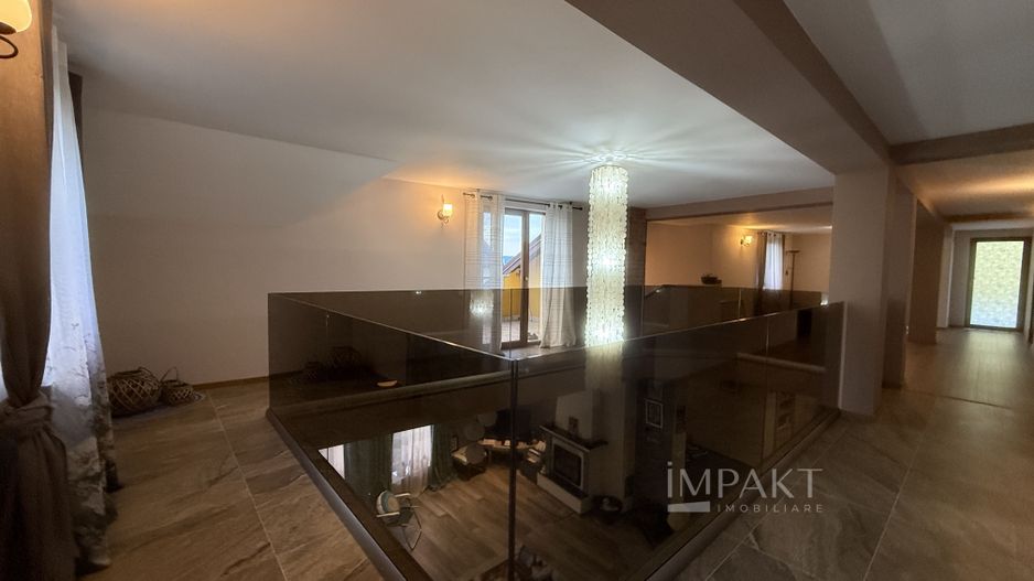 Vila deosebita cu 5 camere pe o strada privata in Borhanci - Poză 9