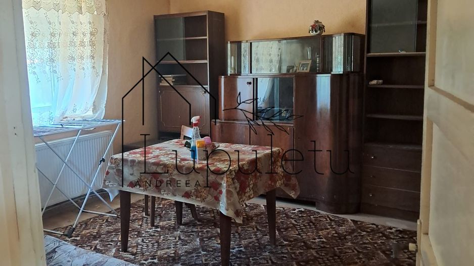 Casă de Vânzare | 3 Camere | 140 MPU | Anexe | Comuna Rosia - Poză 8