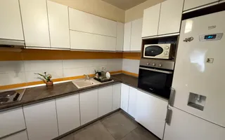 Casă înșiruită complet mobilată + curte+ 2 parcari în complex inchis! - Poză 13