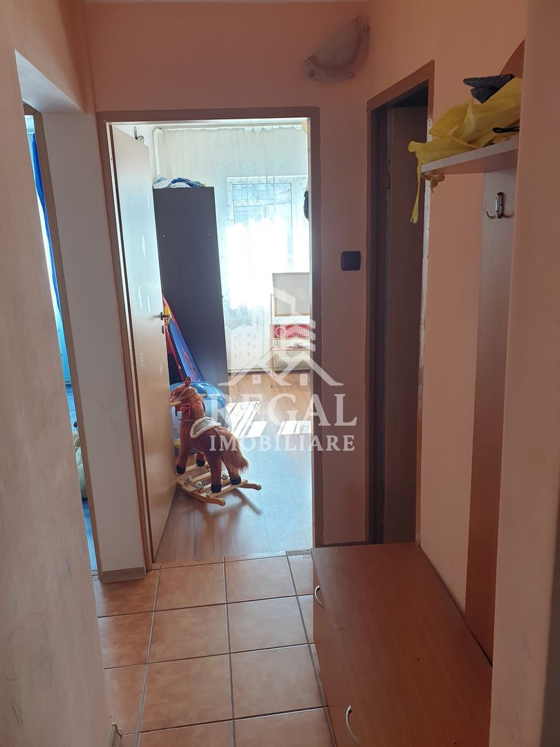 Apartament cu 3 camere de vânzare. Zona Micro 5 - Poză 8