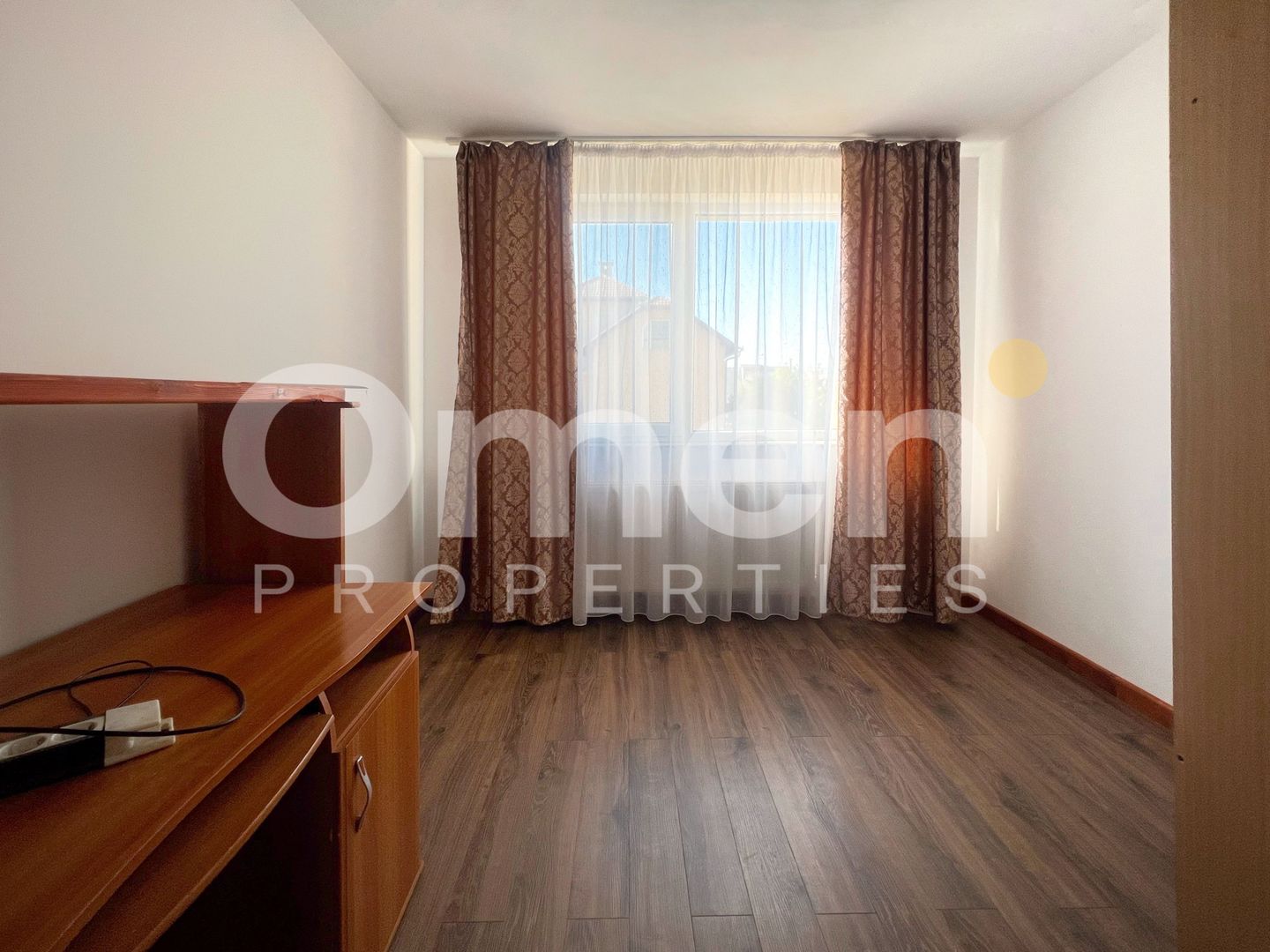 Apartament de închiriat 3 camere ,  pe Republicii, Baia Mare - Poză 3