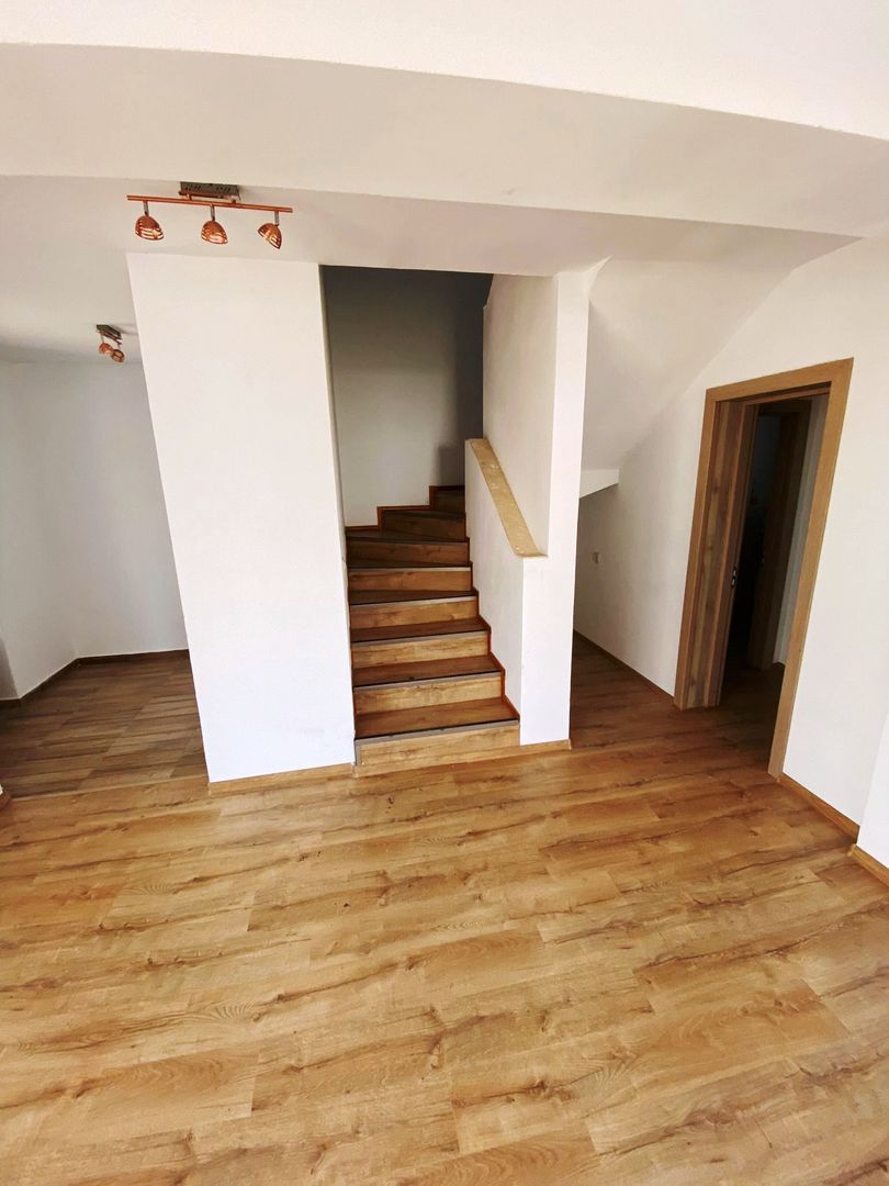 Casa tip duplex in Stupini - Poză 3