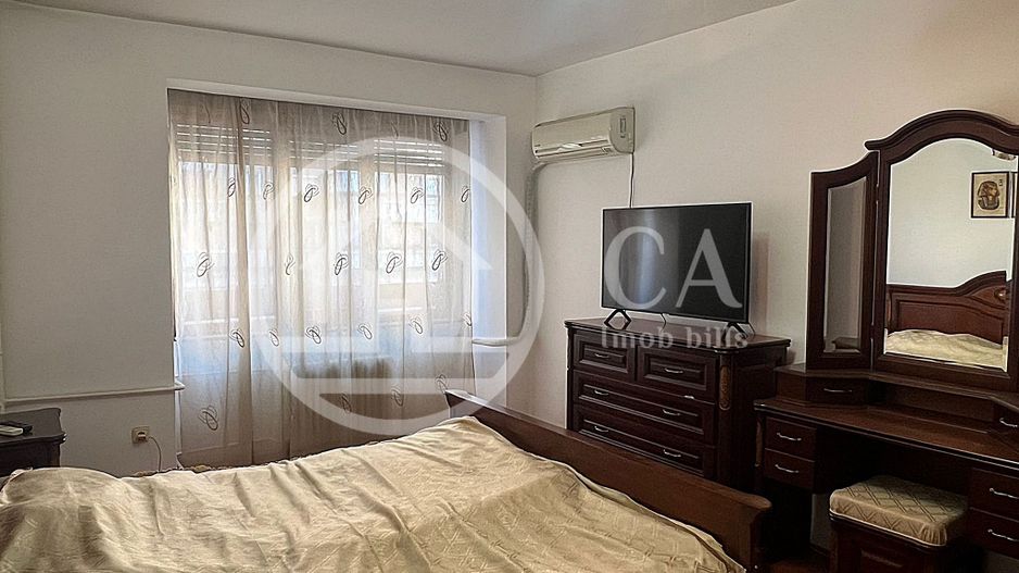 Apartament cu 4 camere de vanzare Ultracentral Oradea - Poză 2