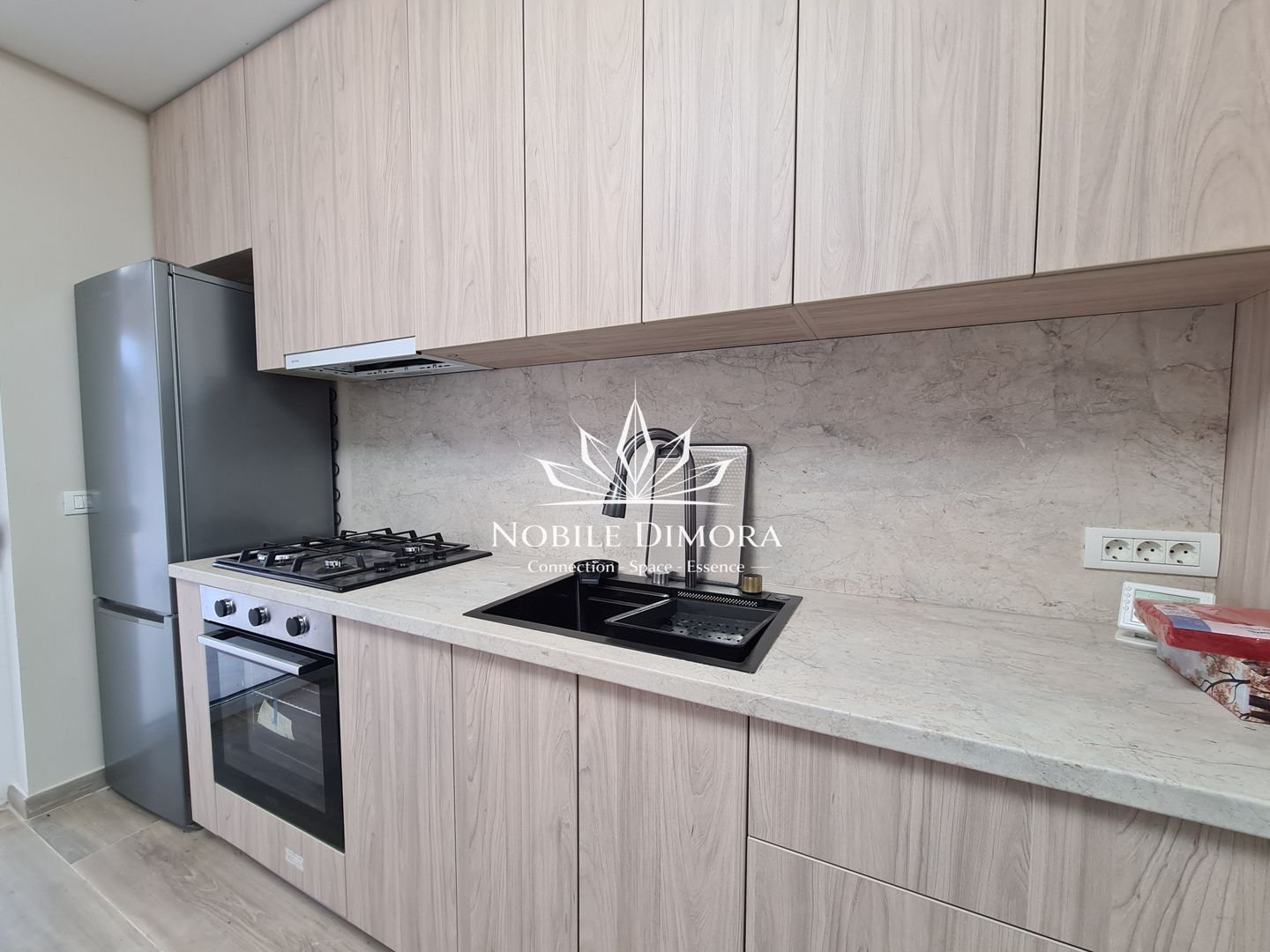 Duplex modern cu 5 camere si 2 bai - curte de 750mp in Ghiroda - Poză 4