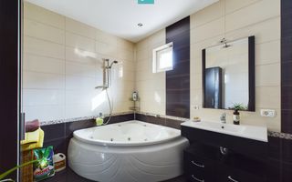 Casă spațioasă în zona Blașcovici, Timișoara - Poză 10