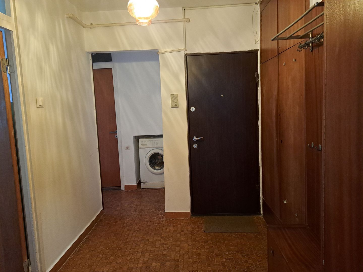 Apartament cu 3 camere 70,55 mp, bloc an 1980- Gorjului - Poză 4