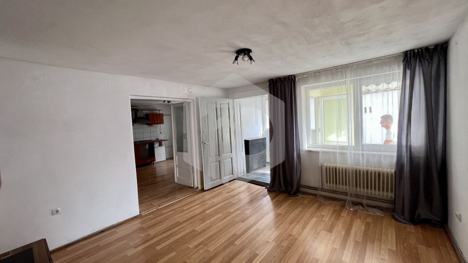 Casa individuala+ curte. Zona Lazaret/Balanta/ 3 Apartamente - Poză 3