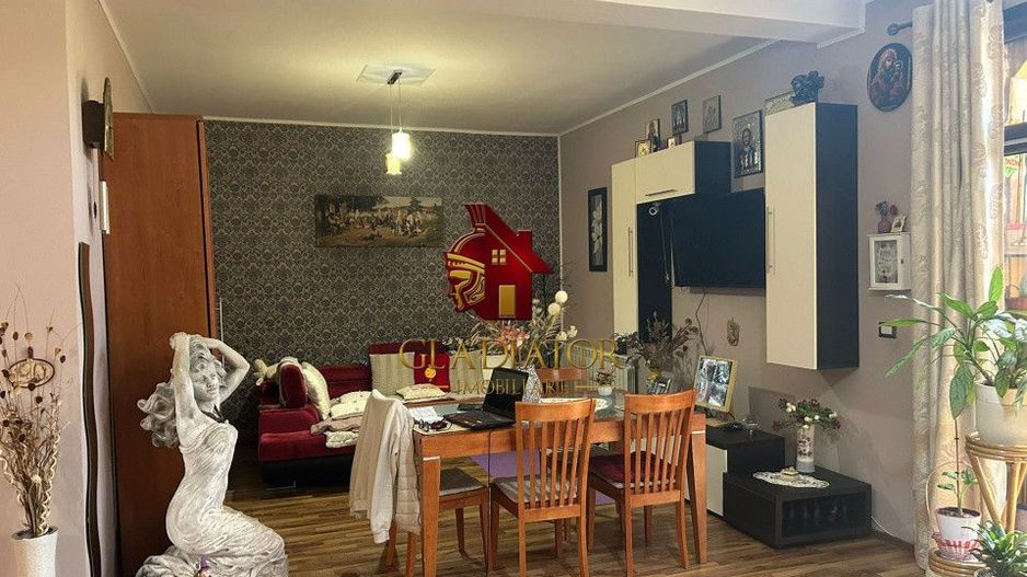 Vila impresionanta Husi + 2835 mp teren, P+1+M, constructie deosebita - Poză 17