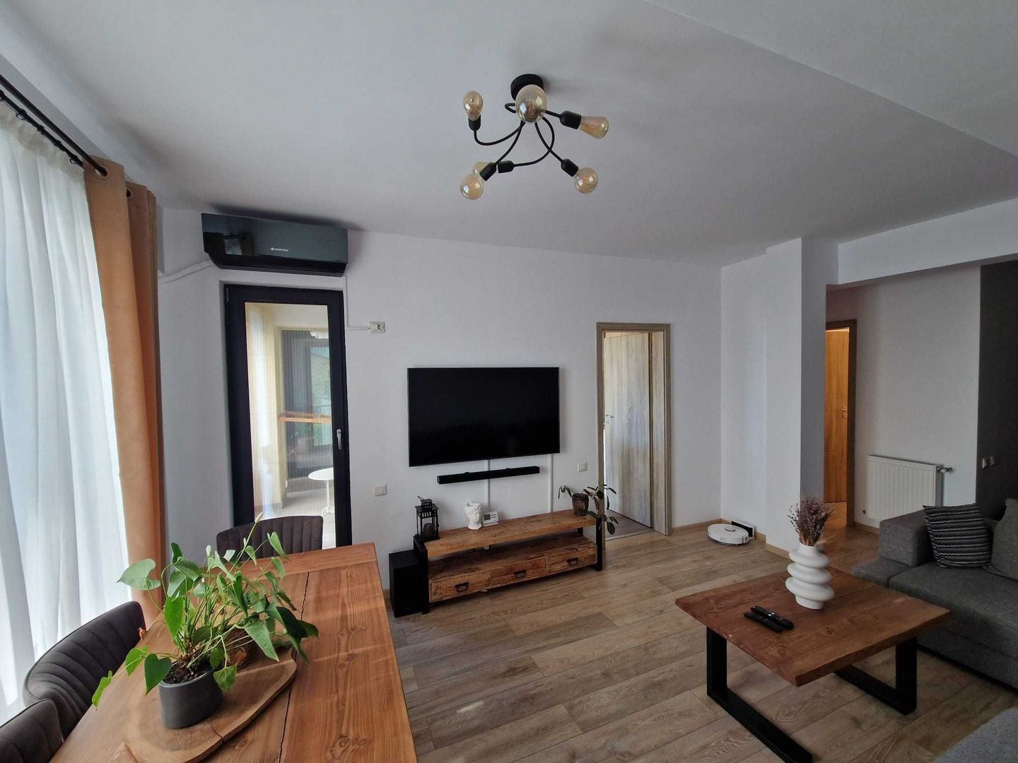 Închiriere Aparta2 camere, prima inchiriere, parcare acoperita, centrala proprie - Poză 1