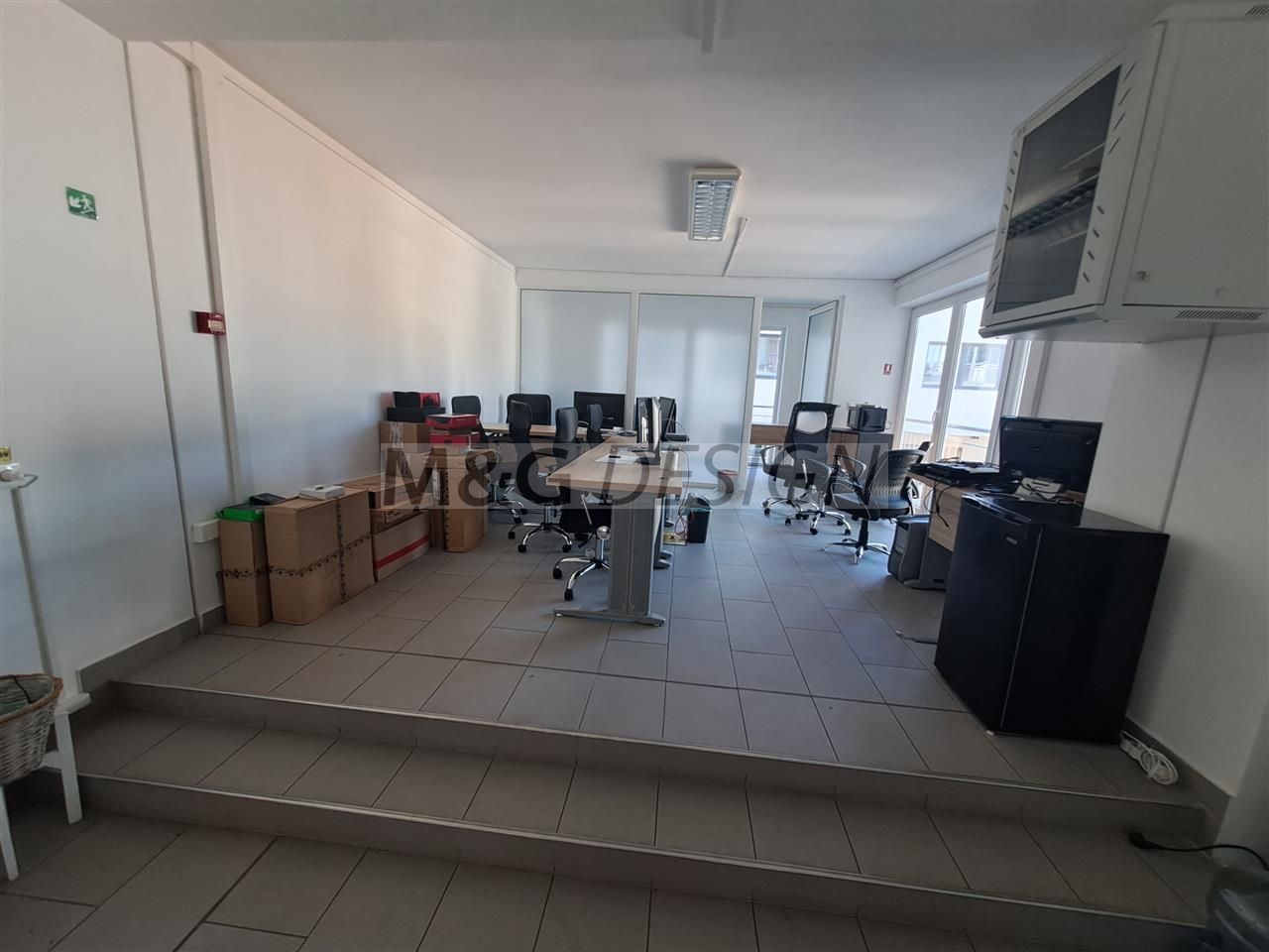 Spatiu comercial  Iosefin etaj 1 cu lift+loc parcare - Poză 1