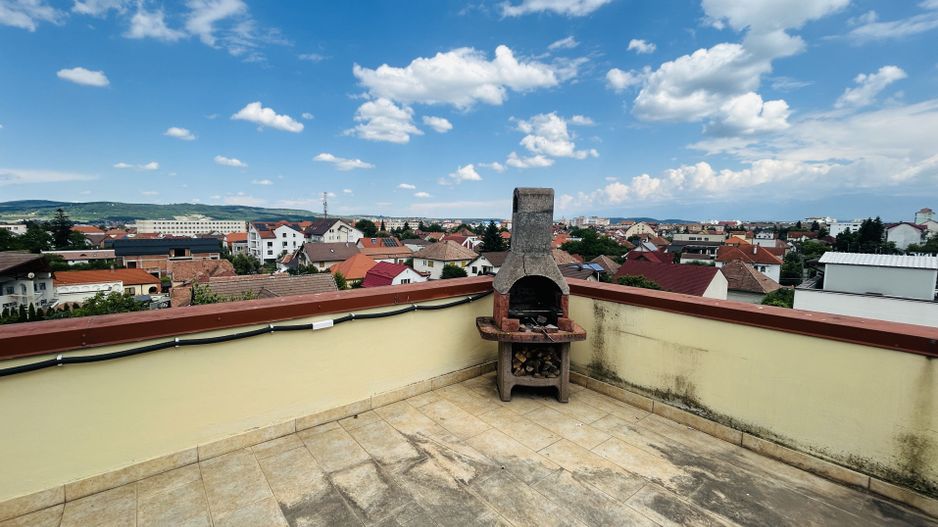 Penthouse de inchiriat, zona buna, terasa mare, mobilat si utilat - Poză 7