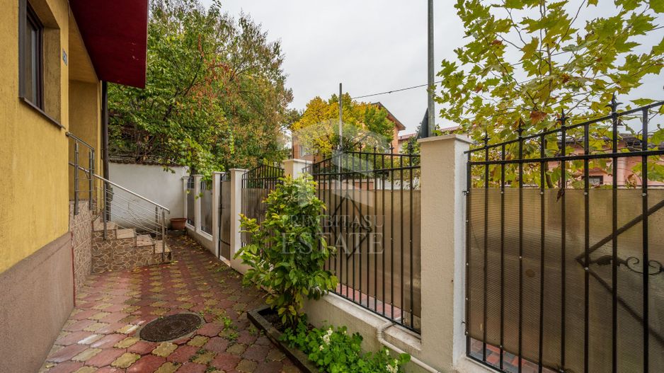 Casa Timpuri Noi 2010 P+1+M 220M - Poză 4