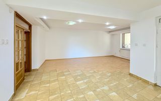 Casă practică, cu curte și parcare, în zona centrală - Parcul Carol - Poză 6