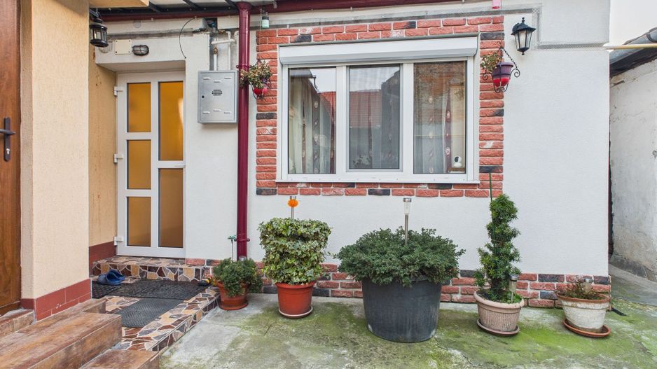 Casa Zonă Ultracentrală, Oradea 53mp - Poză 1