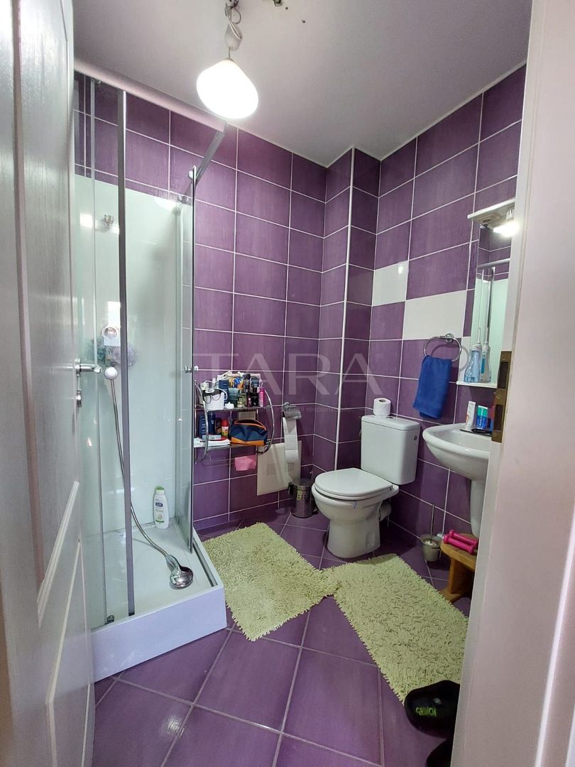 APARTAMENT IN VILA, 4 camere si terasa, Floresti central. - Poză 5