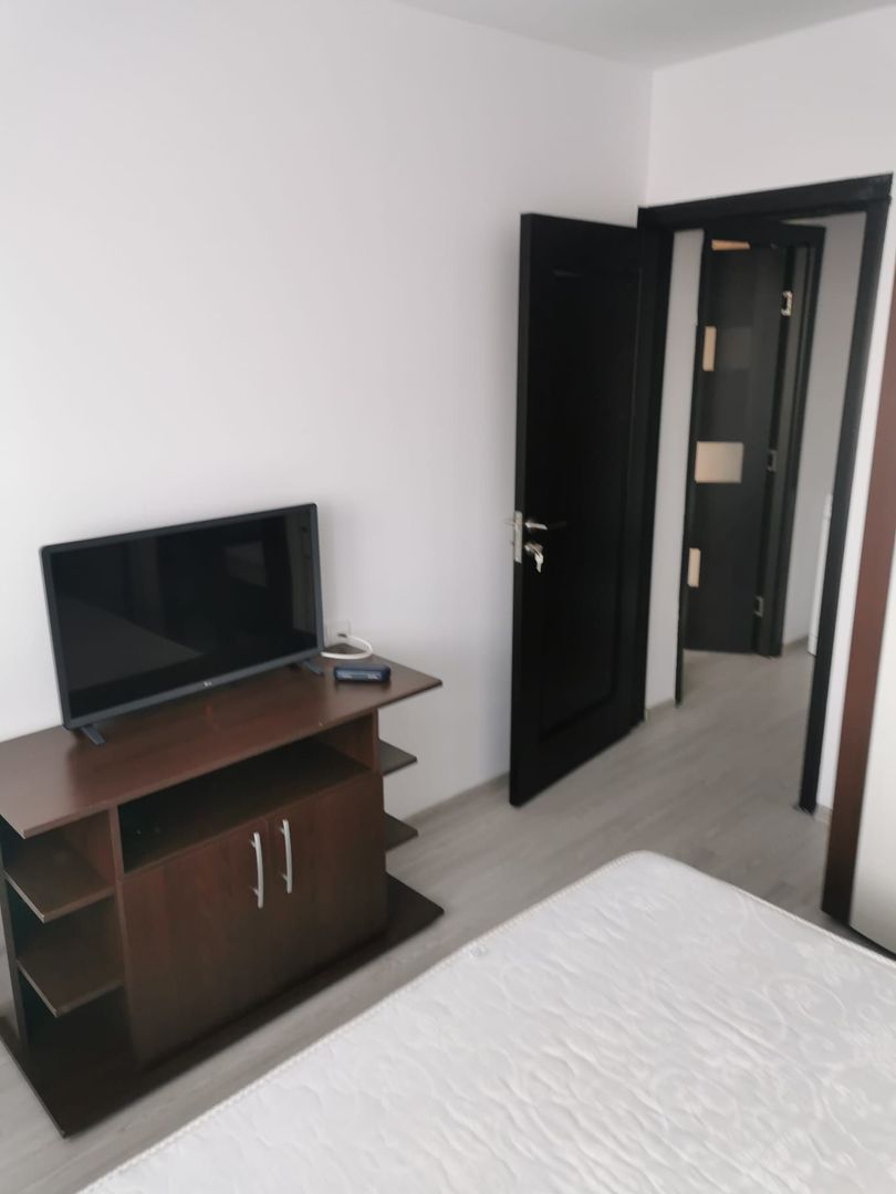 De inchiriat apartament cu 3 camere , Tineretului sector4 - Poză 4
