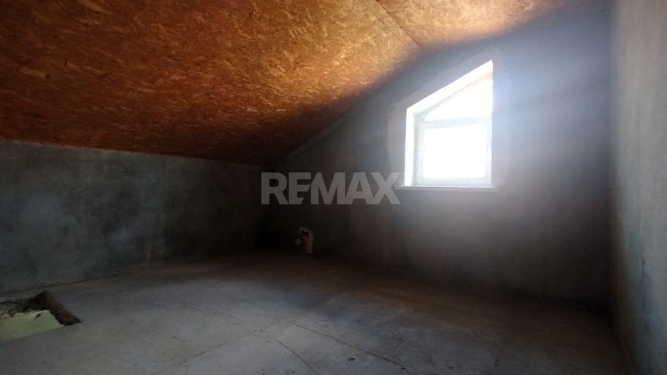 Locuință de 74 m² în Chetrosu, aproape de traseul R2 – potrivită de amenajare după propriul gust - Poză 10