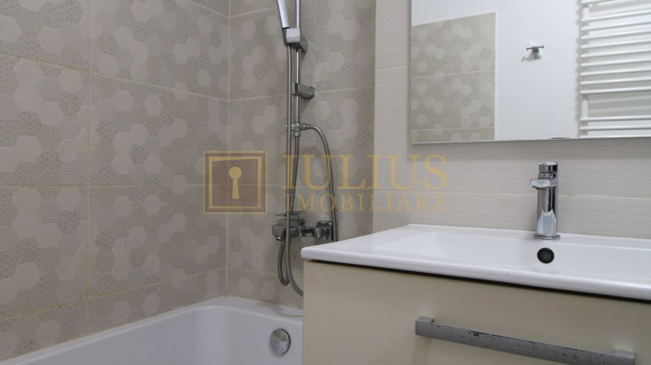 Lipovei, 3 camere + 2 bai, centrala proprie - Poză 5