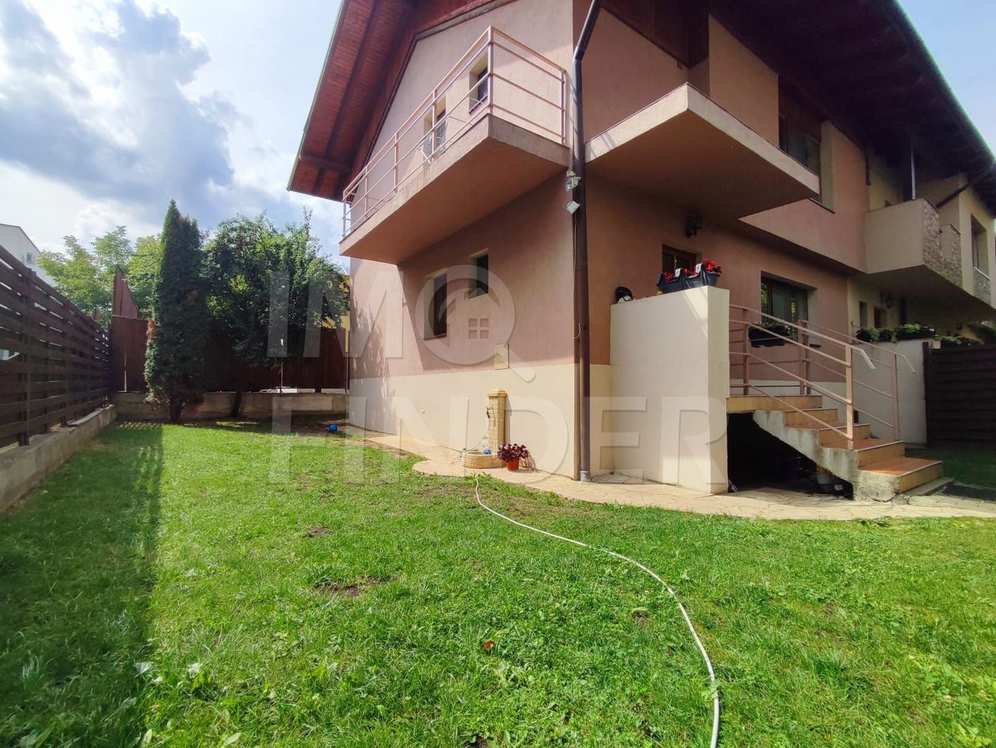 Casa cu Gradina si Parcare Subterana EUROPA - Poză 2