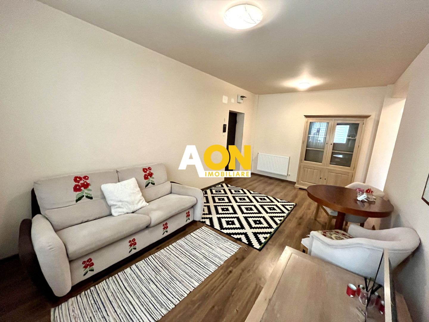 Apartament cu 2 Camere, Bloc Nou, Zonă Ultracentrală - Poză 1