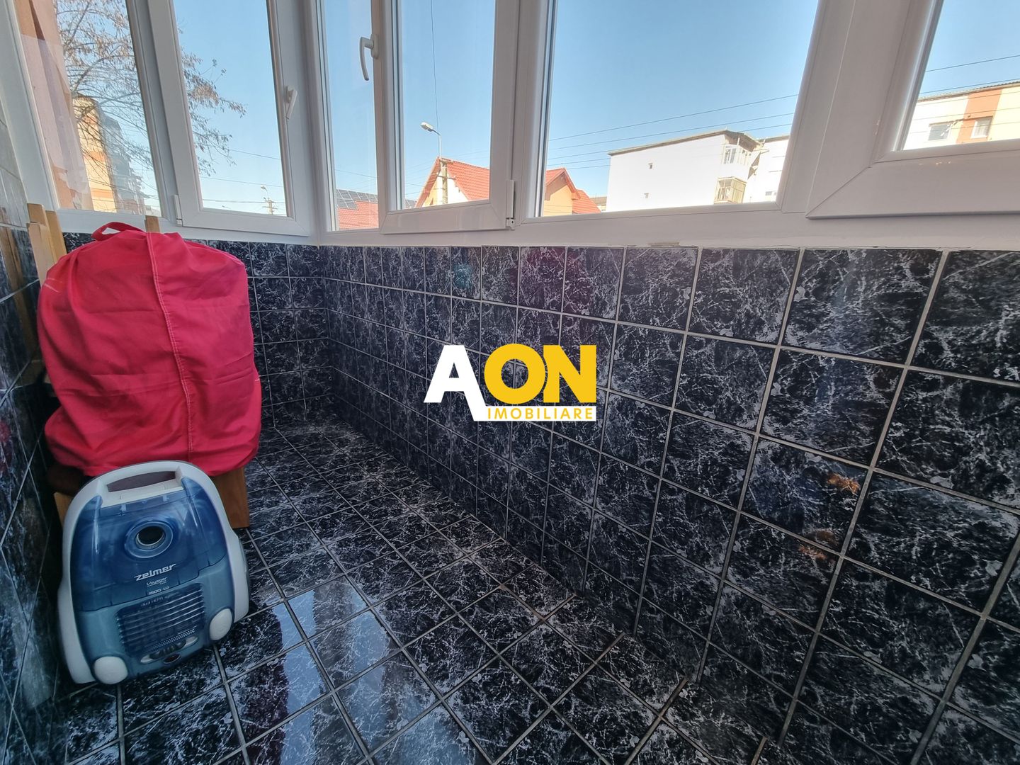 De vanzare apartament 5 camere, etaj intermediar, Cetate - Poză 10