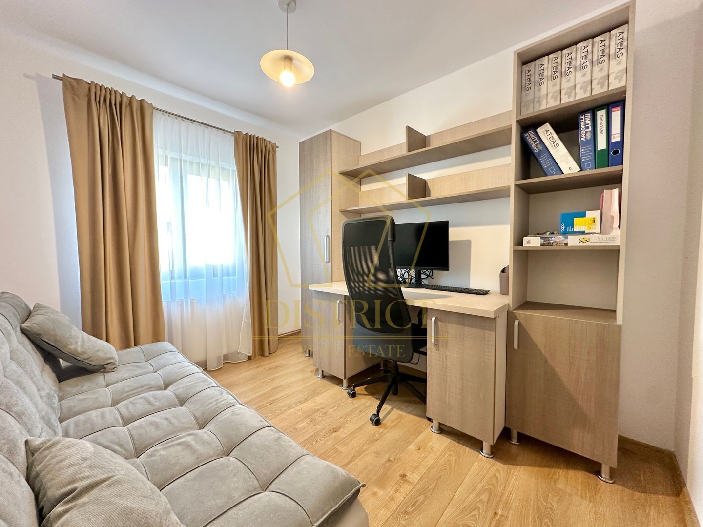 Duplex cu 4 camere si dressing mobilat in Giroc zona Planetelor la asfalt. - Poză 20