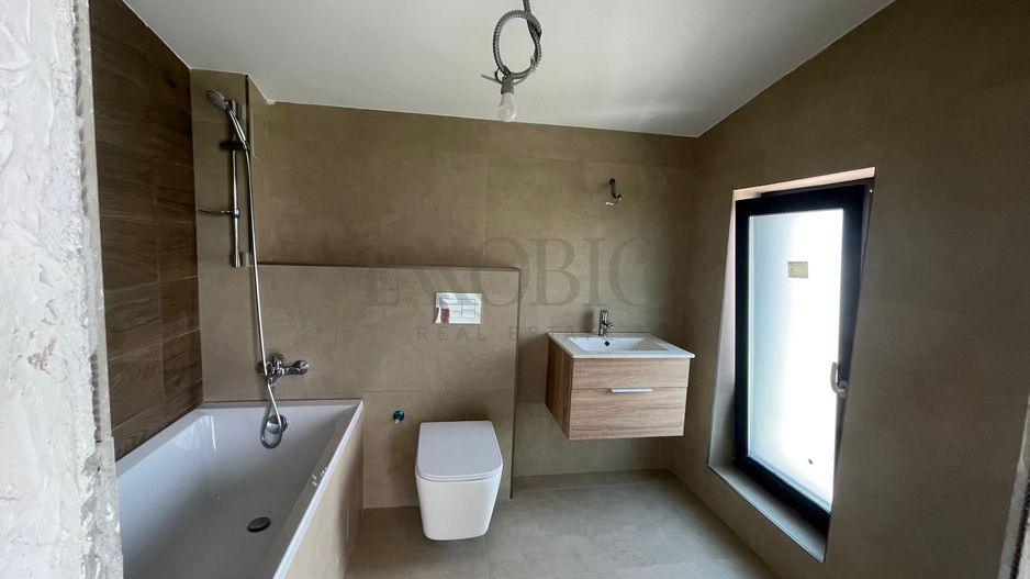Vilă individuală modernă, P+1+M, cu curte generoasă  Tunari - Poză 23