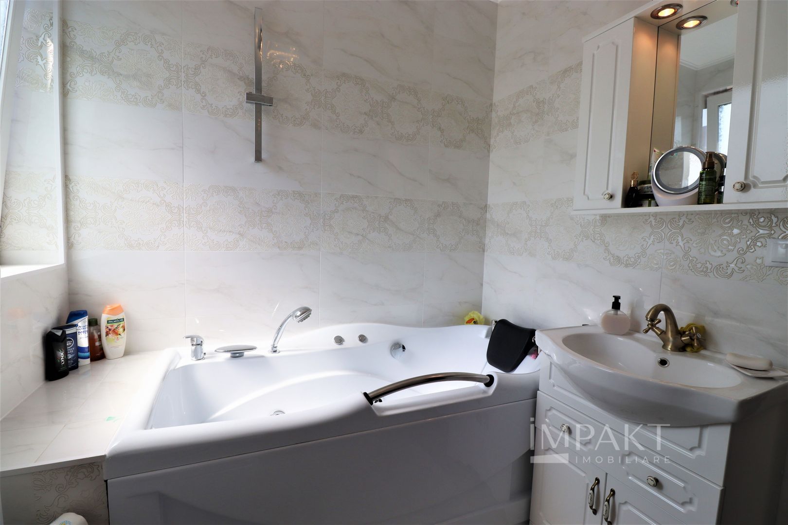 Apartament spatios de 3 camere si 2 bai, zona Andrei Muresanu Sud! - Poză 12