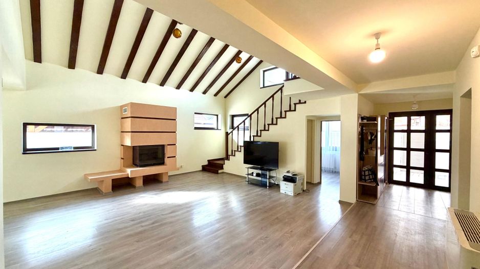 1100 e/ mp - Casa individuala  - 700 mp teren - la asfalt - Sacalaz - Poză 1