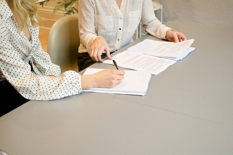 
    Serviciul 3 Serviciul de Securizare Tranzacție și Management Juridic
  