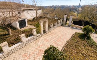 Casă 210 m² cu 5 dormitoare și teren 10 ari – Euroreparație | Drochia, str. Grigore Ureche - Poză 14