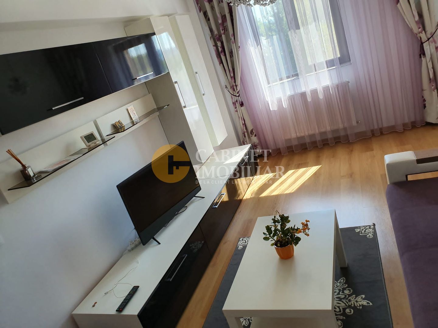 Etaj 1 Apartament 2 Camere Decomandat Mobilat si Utilat Complet Bloc Nou - Poză 2