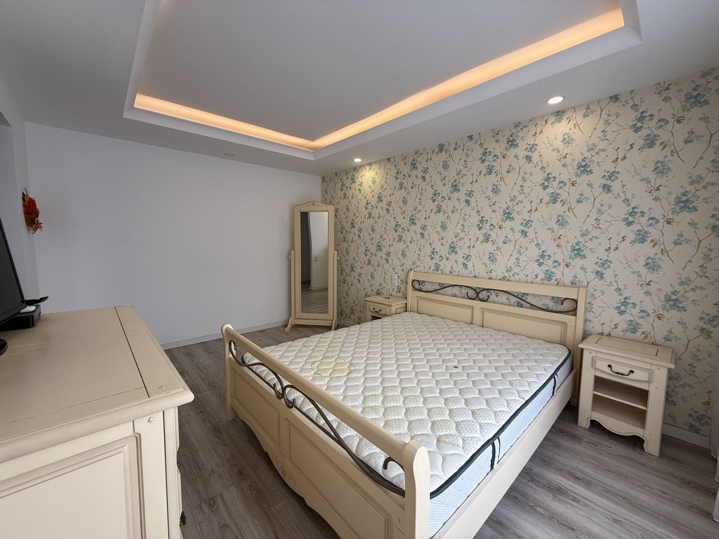 Vila cu 2 dormitoare si 3 bai | Cosmopolis | aproape de Mall | Piscina - Poză 8