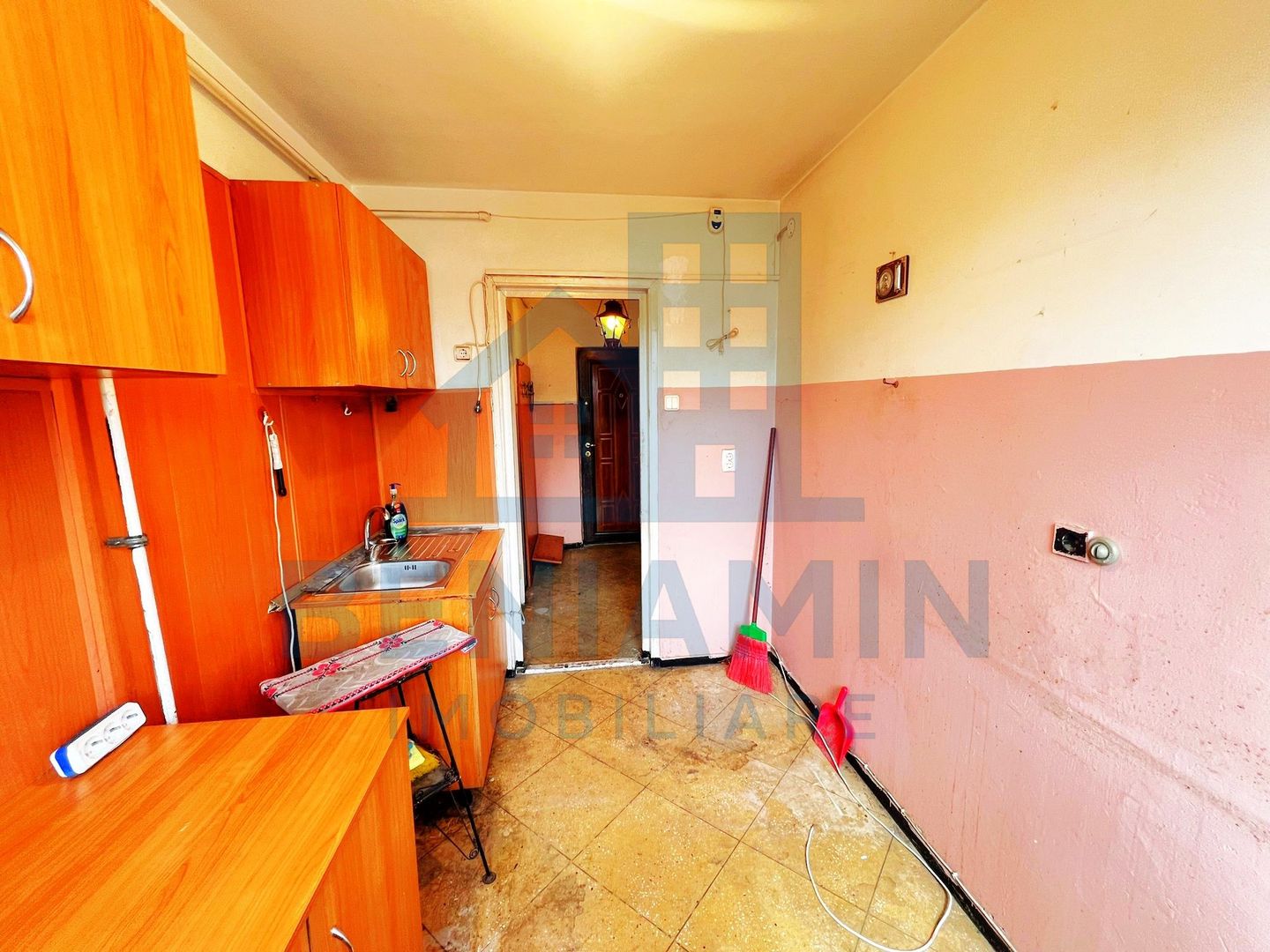 2 Camere-52mp-Balcon-Lift Nou-Anvelopat-Zona-Garii-Necesita-Renovare - Poză 6
