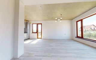 Vila cu arhitectura deosebita in Izvor-Tarlungeni - Poză 6