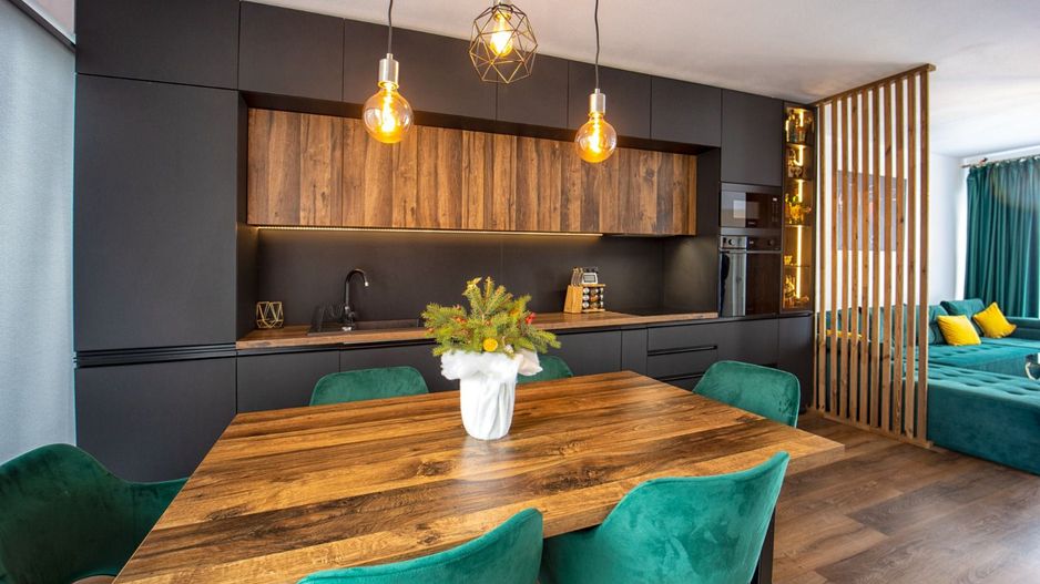 Casă înșiruită de vânzare în Sânpetru | Mobilată și utilată premium - Poză 3