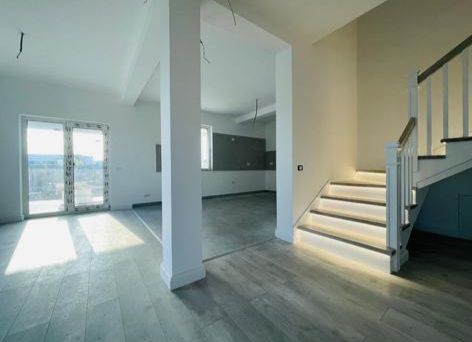 Duplex spatios despatit prin spatiu tehnic - 5 camere - Poză 1